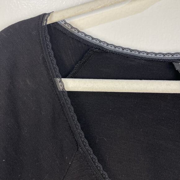 Torrid Black Top With Lace Detail Size 3 EUC - Picture 5 of 5
